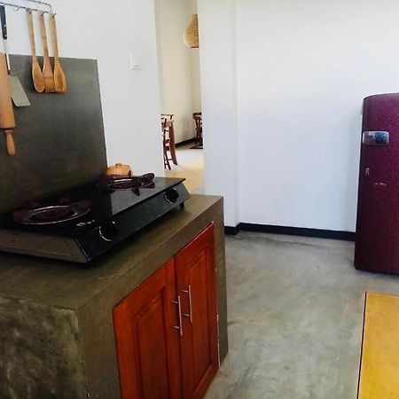 Om Villa Хіккадува Екстер'єр фото