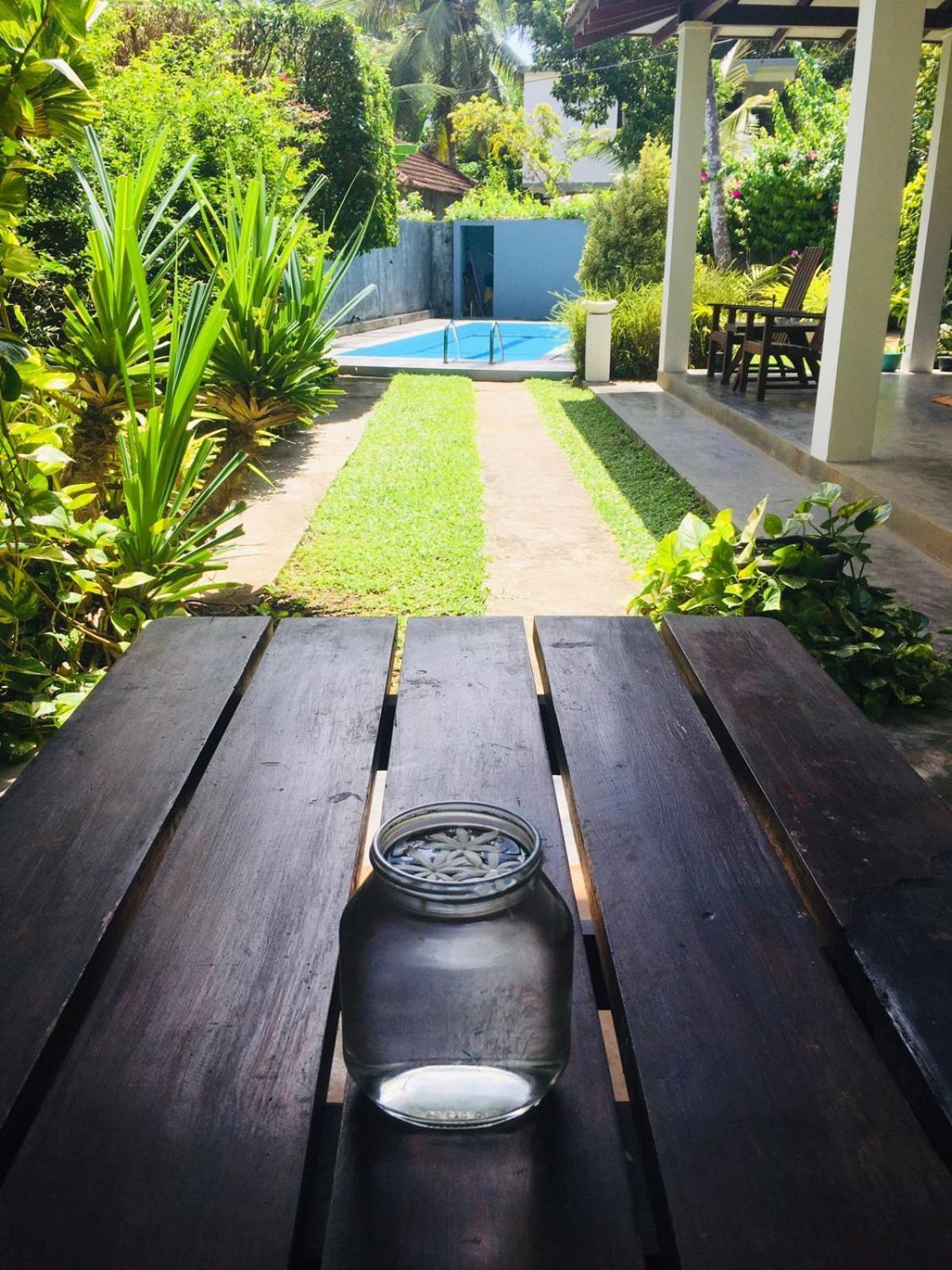 Om Villa Хіккадува Екстер'єр фото