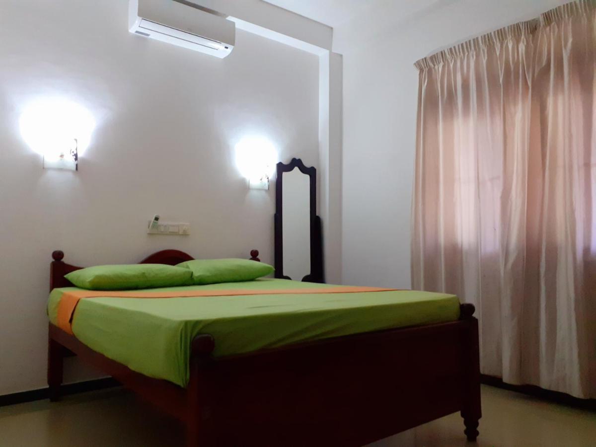 Om Villa Хіккадува Екстер'єр фото